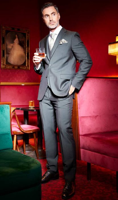 Anzug bei STURM Herrenausstatter Wien