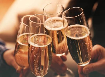 Champagner trinken: Was der moderne Gentleman wissen muss