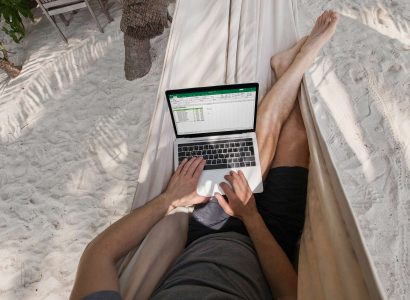 Workation: Was Sie zum Arbeiten am Urlaubsort wissen müssen